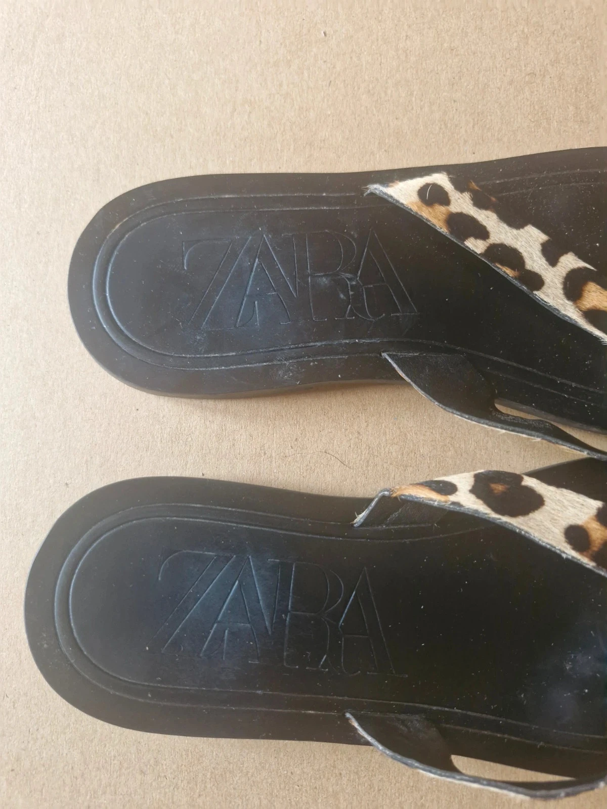 Zara – Chinelos de couro com estampa de leopardo – Tamanho 36 – photo 6